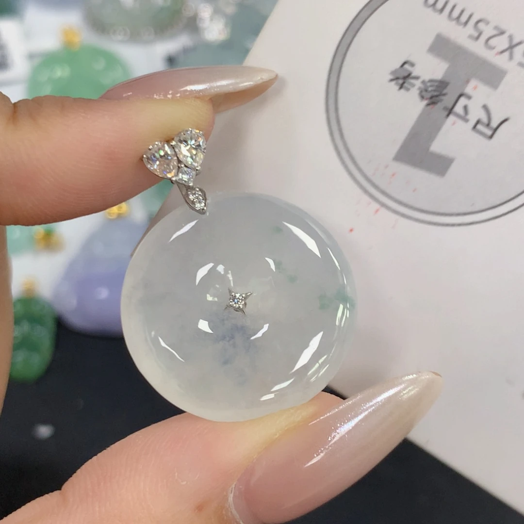 颈饰18K金镶嵌翡翠