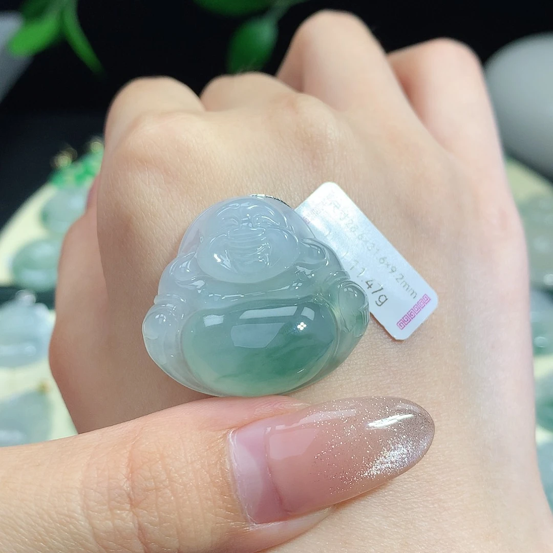 翡翠未镶嵌颈饰佛公