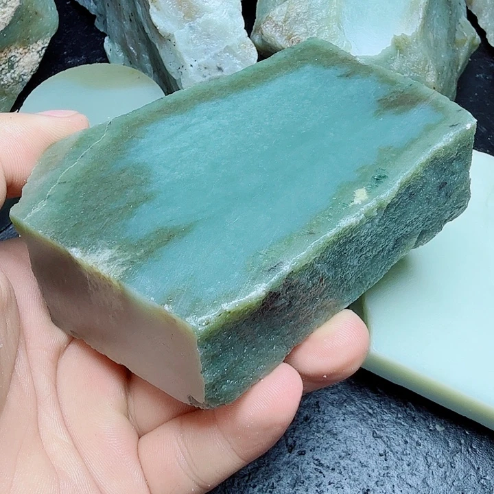 未镶嵌和田玉（糖玉）珠宝奇石
