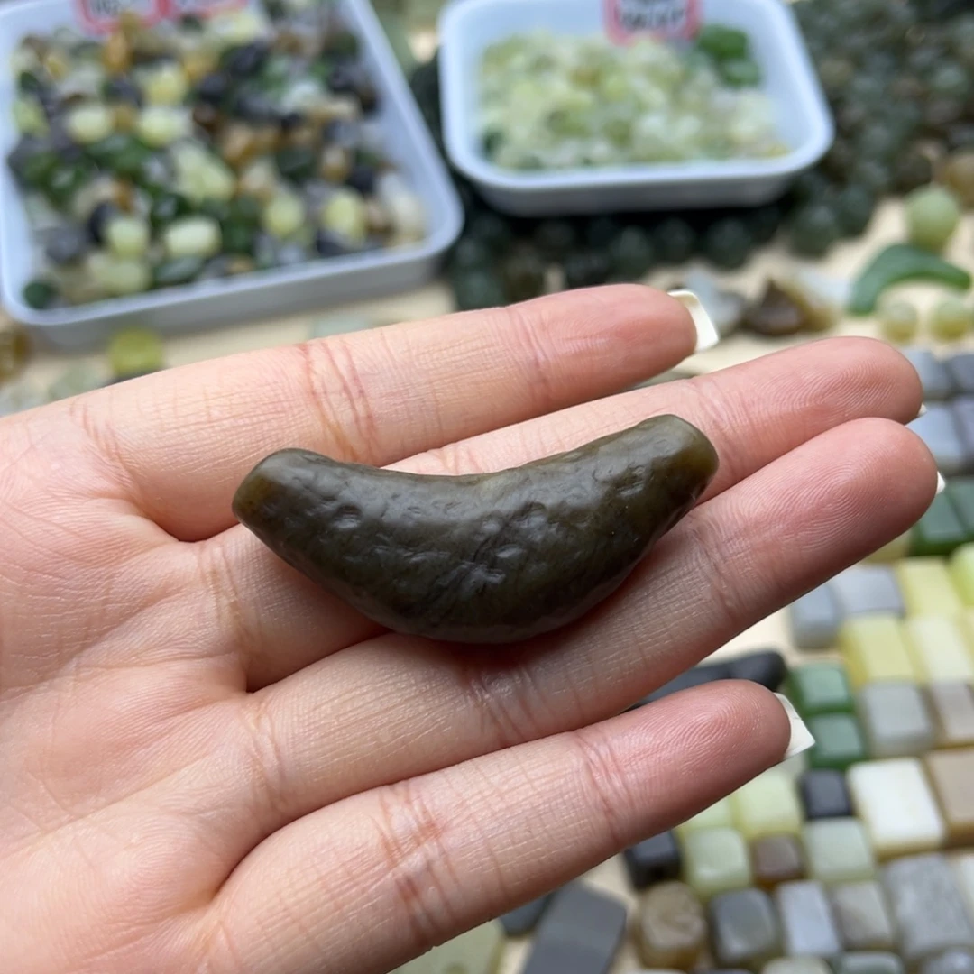 靖***淞颈饰未镶嵌和田玉