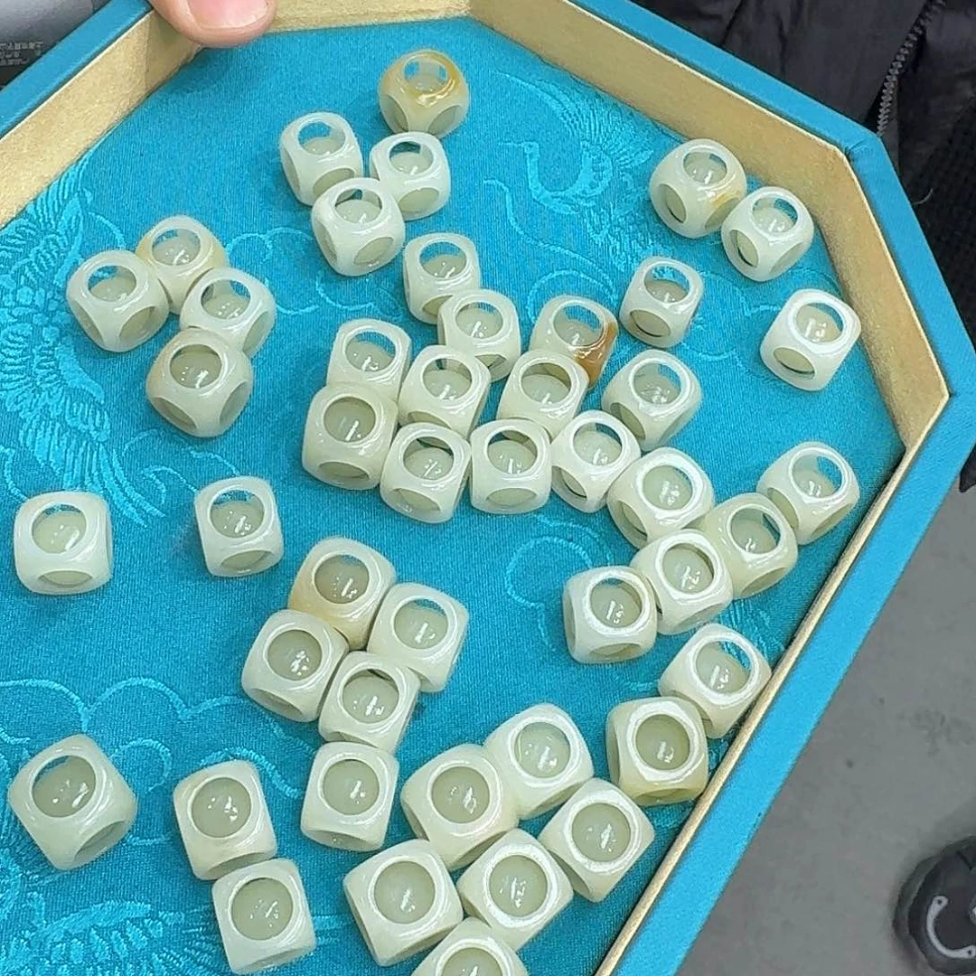 和田玉吊坠未镶嵌33刘洋卡13左右新疆若羌多样性拍一发一