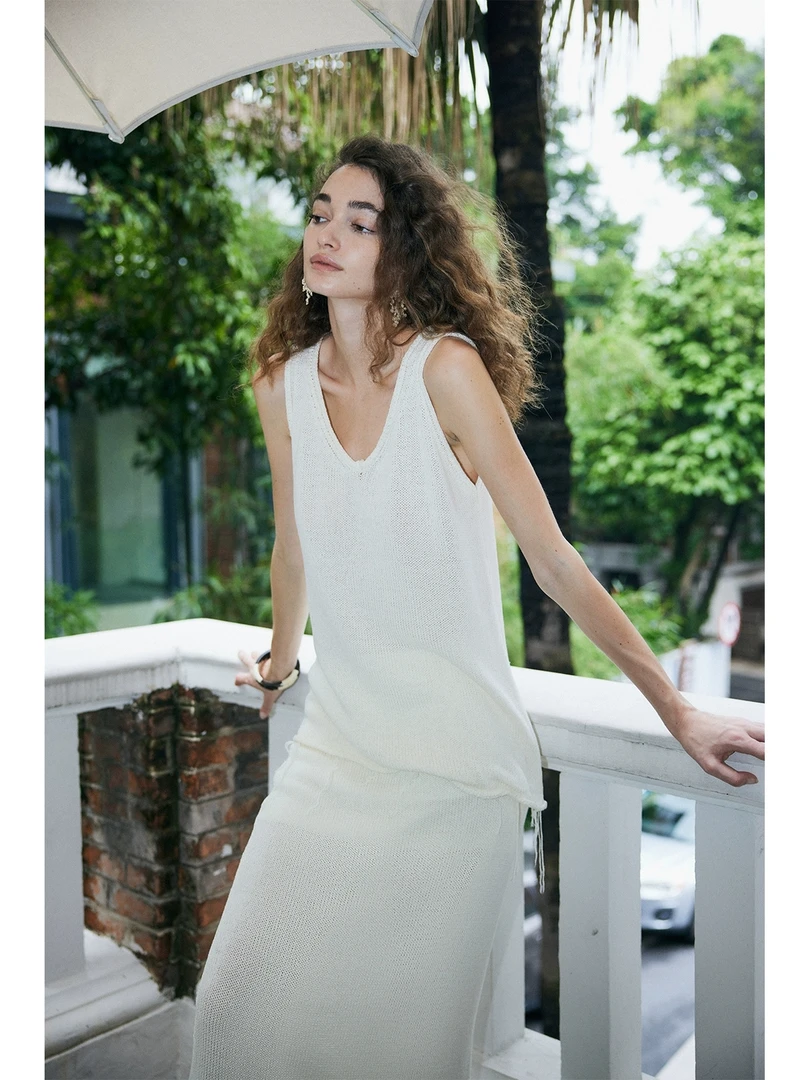 棘光透气卷边亚麻天丝手工背心半身裙针织套装-T2405SZ093