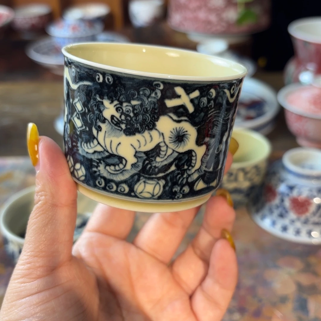 瓷青花手绘二号釉双狮绣球