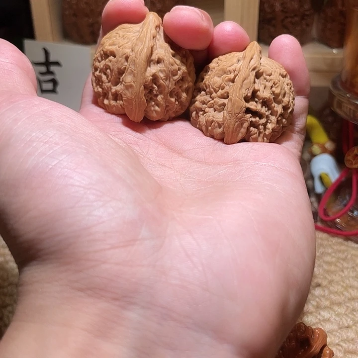 文玩核桃吊坠精品南疆石