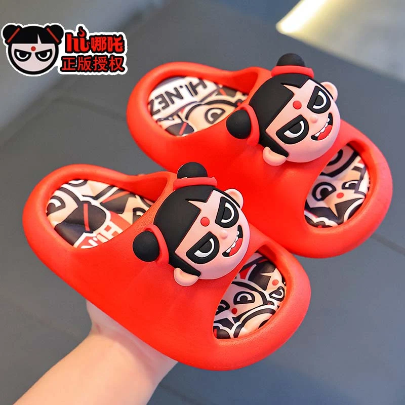 哪吒正版儿童凉拖鞋女童夏卡通漏水防滑室内洗澡软底男童宝宝拖鞋