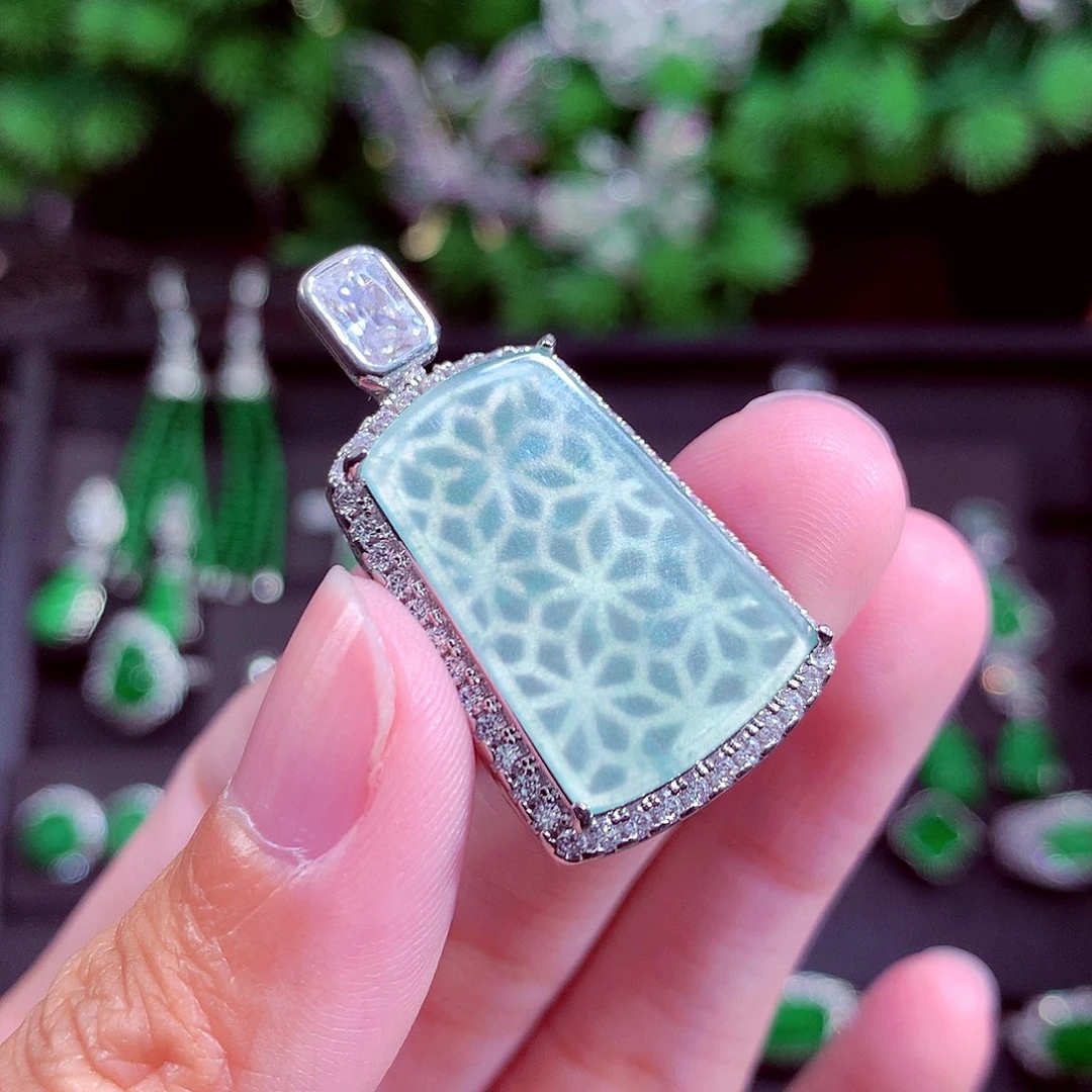 颈饰未镶嵌翡翠天然