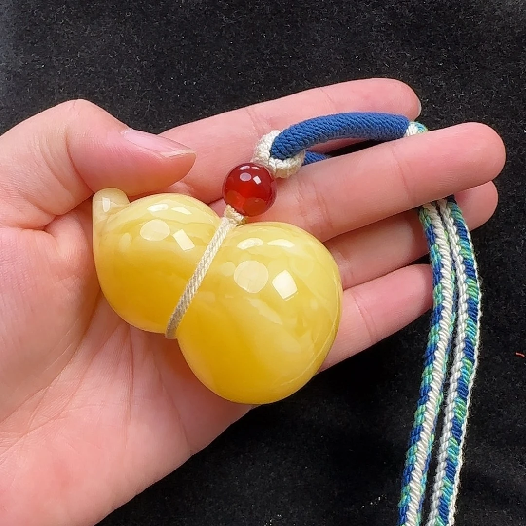 蜜蜡未镶嵌珠宝奇石