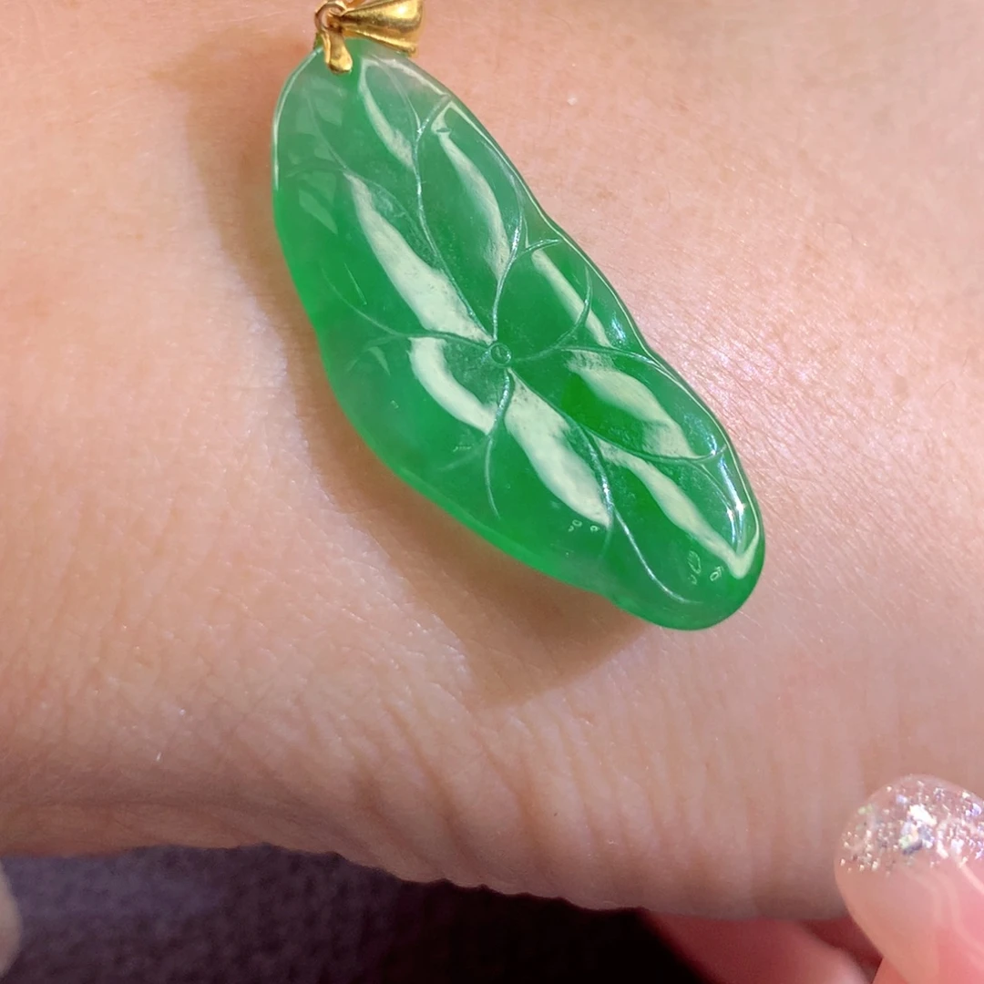 翡翠18K金镶嵌颈饰 翡翠