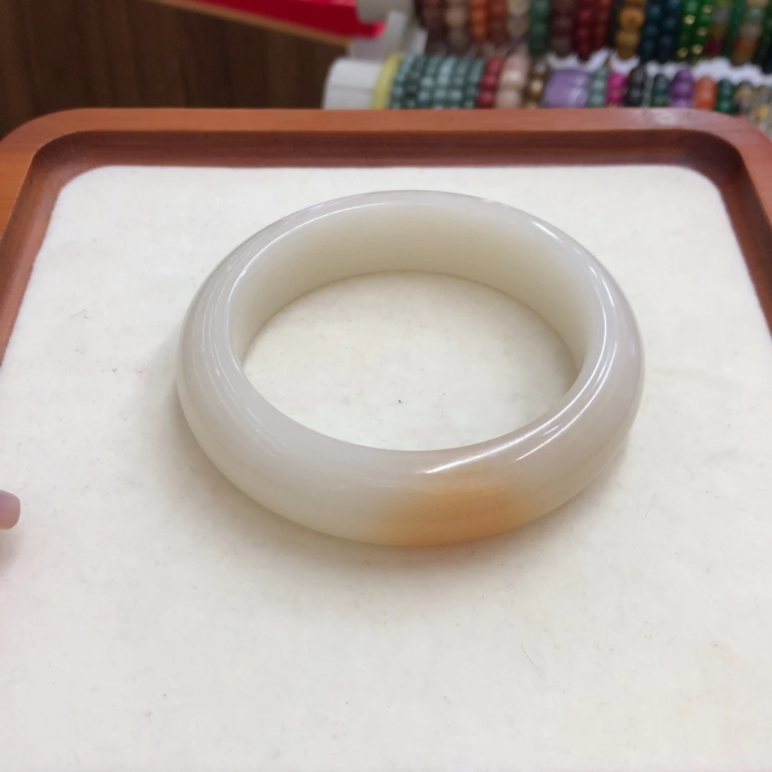 石英质玉未镶嵌手镯