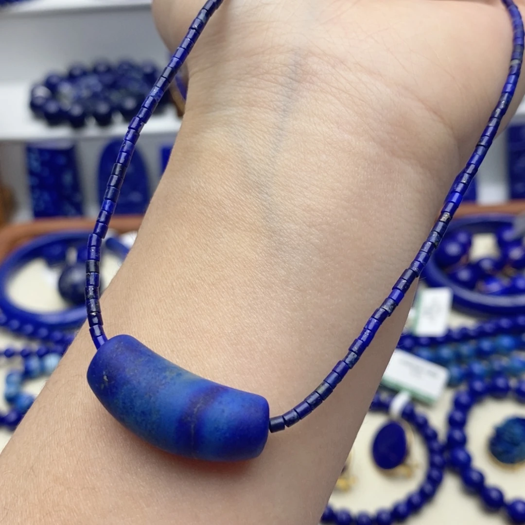 青金石未镶嵌颈饰