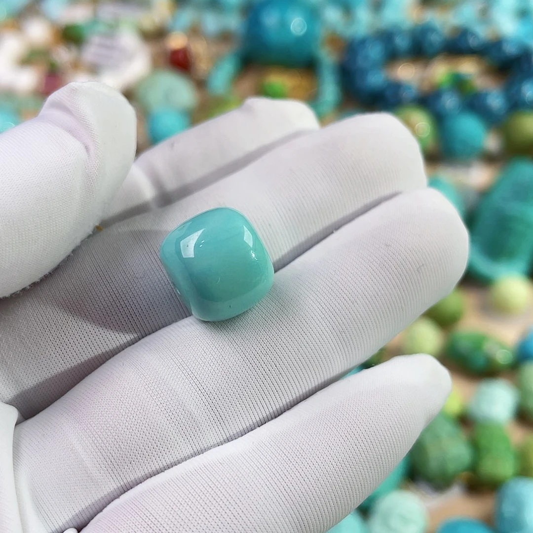 胡***下绿松石未镶嵌珠宝奇石（分开付定金）