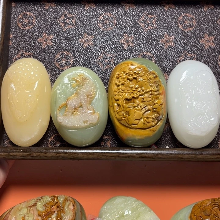 静***乐石材天然方解石手把件不退换