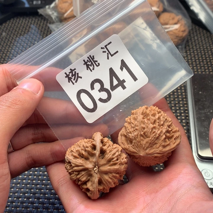 吊坠文玩核桃牡丹纹