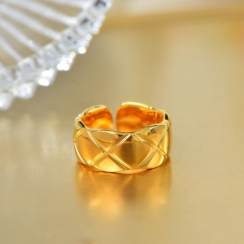 足银戒指 足银欧美小众菱格纹戒指金色女菱形时尚网红情侣戒指