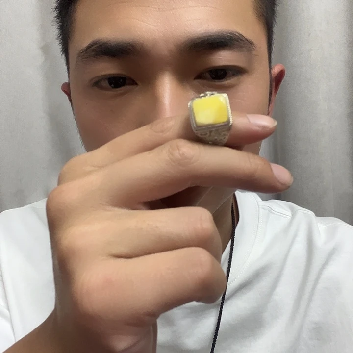 琥珀合金戒指铜托蜜蜡方戒