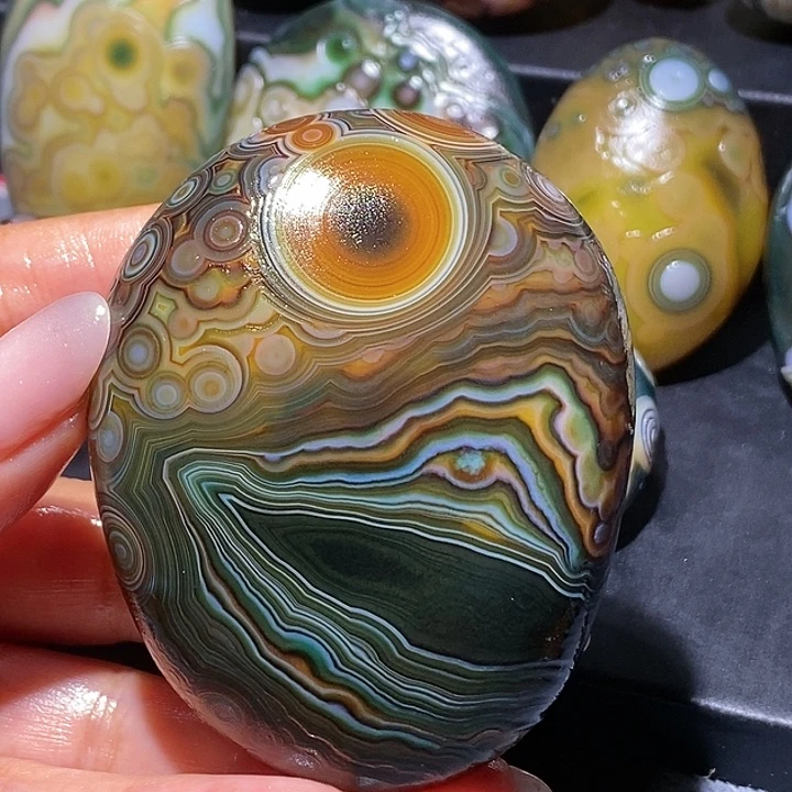 熙***沂玛瑙/玉髓未镶嵌珠宝奇石