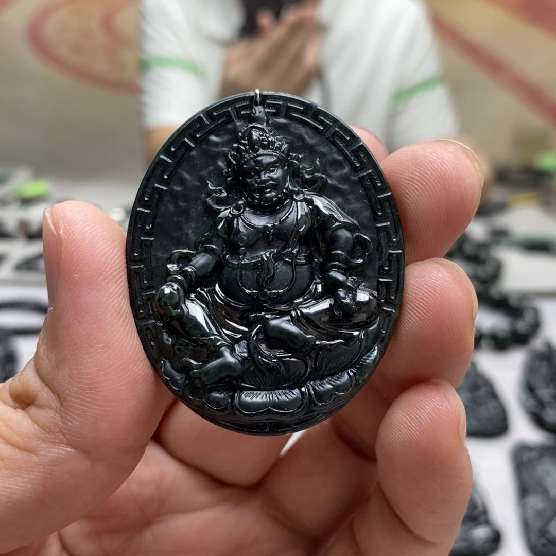 翡翠未镶嵌颈饰黄财