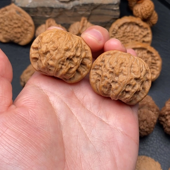 桃核把件尺寸37野狼