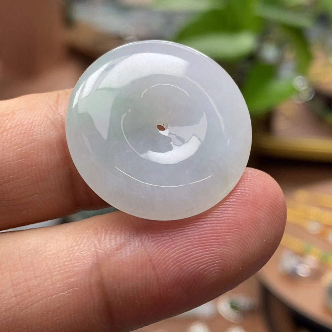 翡翠未镶嵌颈饰平安扣
