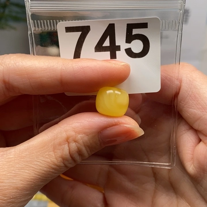 一***鑫蜜蜡未镶嵌珠宝奇石12.9