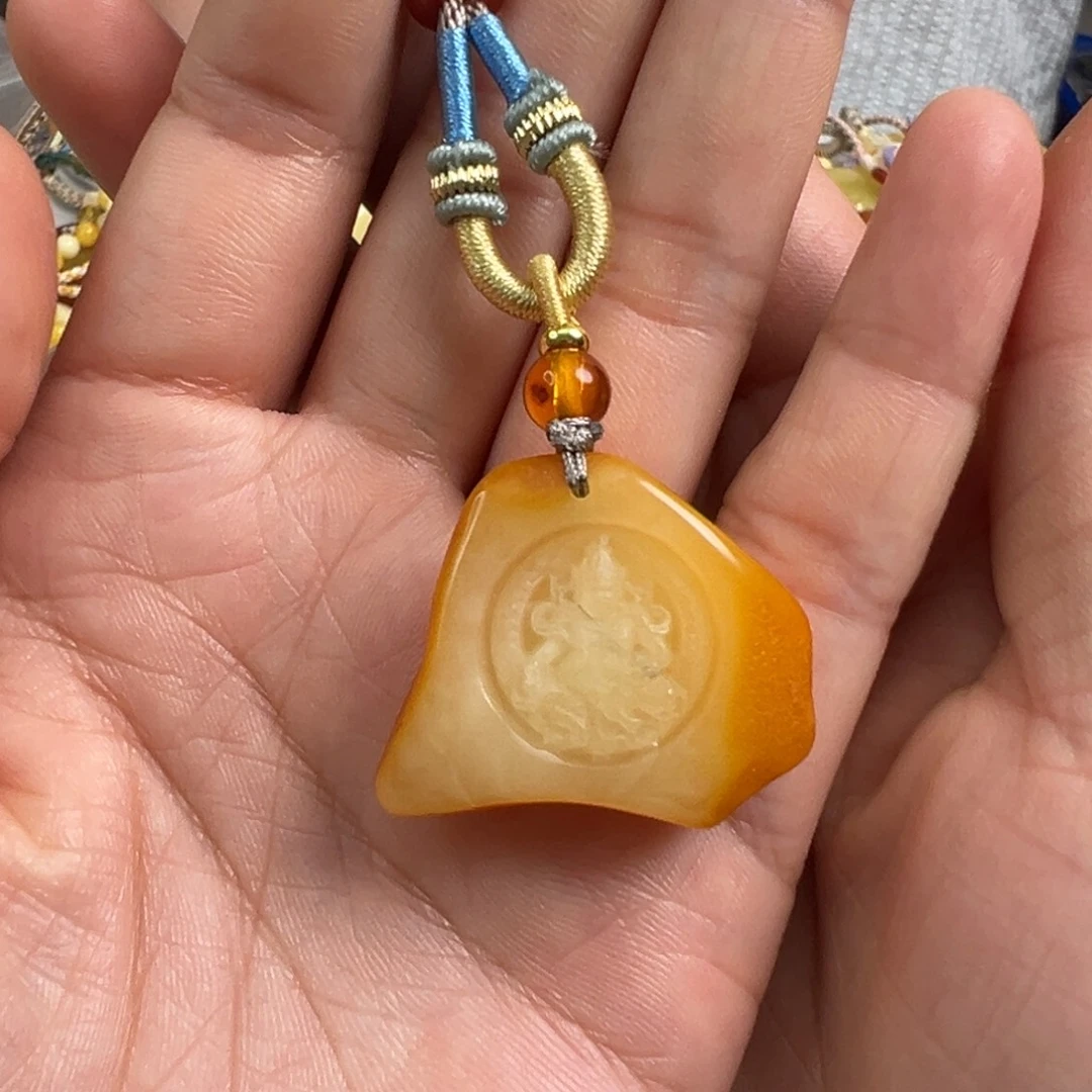 蜜蜡未镶嵌裸石微瑕