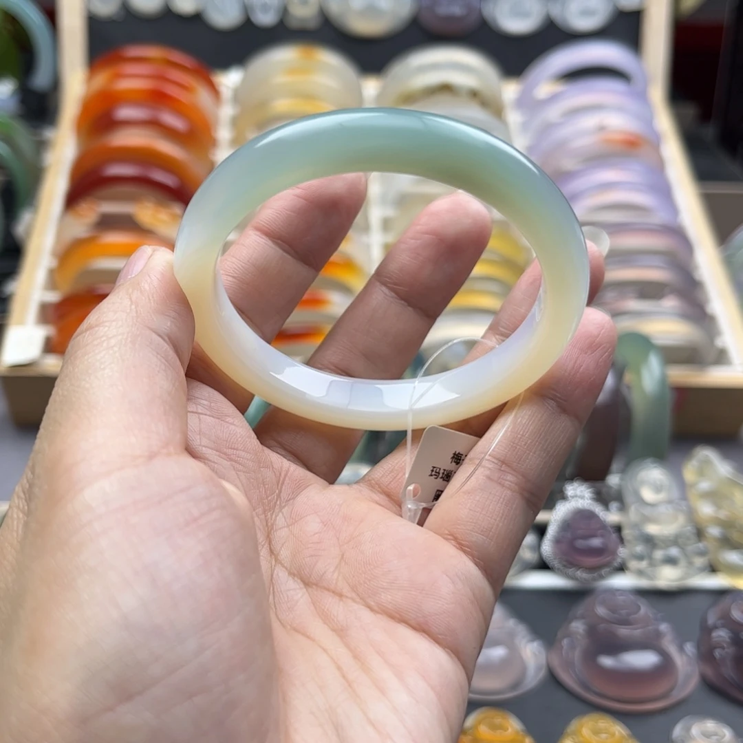 玛瑙/玉髓手镯未镶嵌54