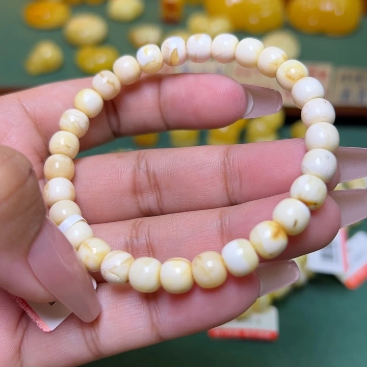 蜜蜡未镶嵌珠宝奇石