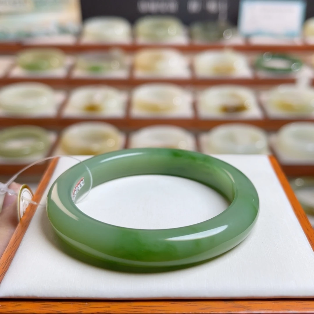 【闪购商品】未镶嵌手镯和田玉不****幸
