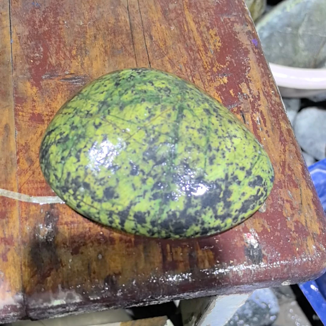 亭***萓藏玉药王石原石一个摆件