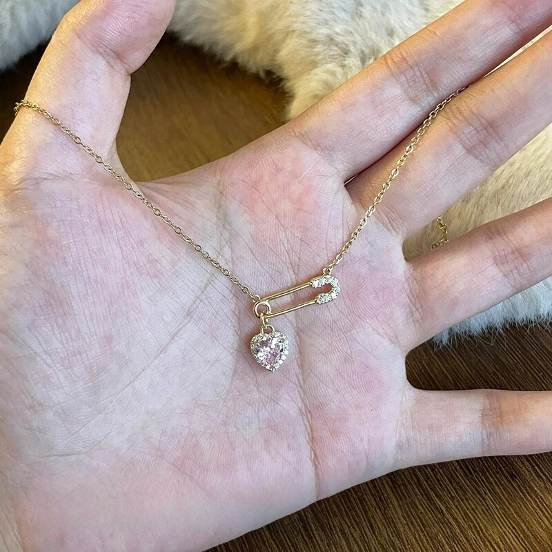 铜合金项链 粉色爱心回形针项链时尚小众设计甜美百搭气质锁骨链