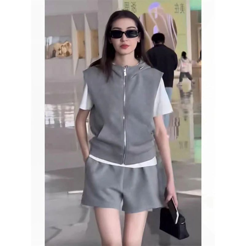 【现货直发】2026秋季新款连帽卫衣马甲+休闲百搭气质短裤两件套