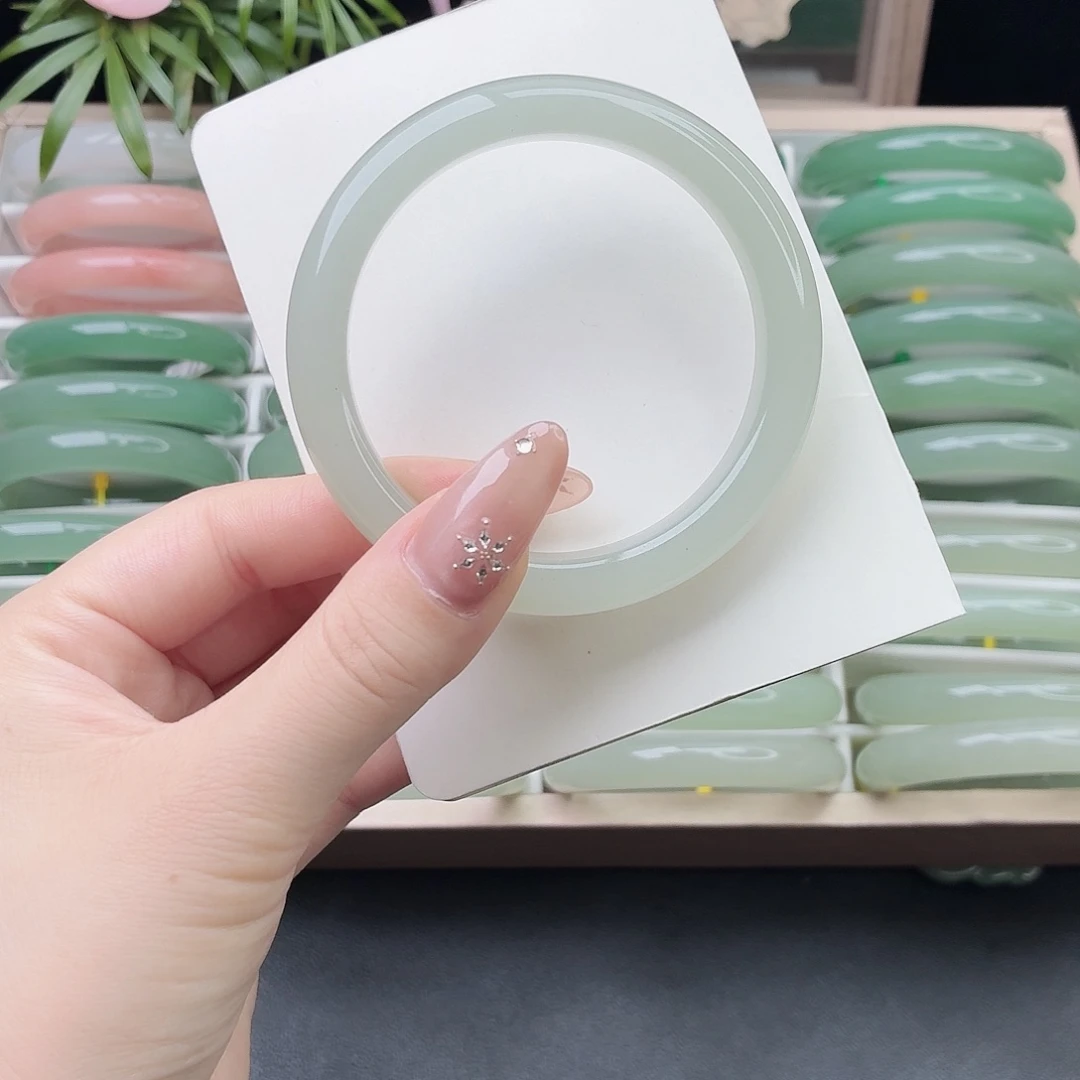 石英质玉未镶嵌手镯