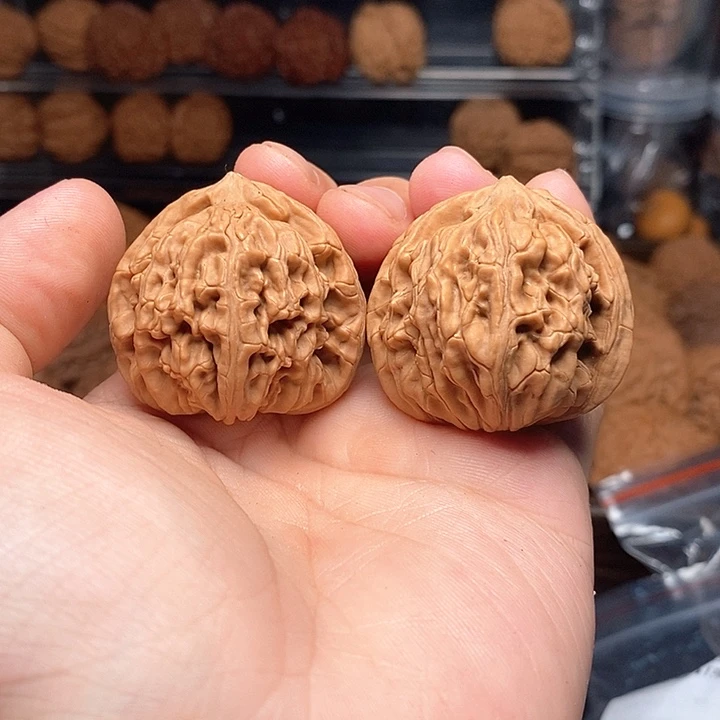 1文玩核桃龙门柱38-243