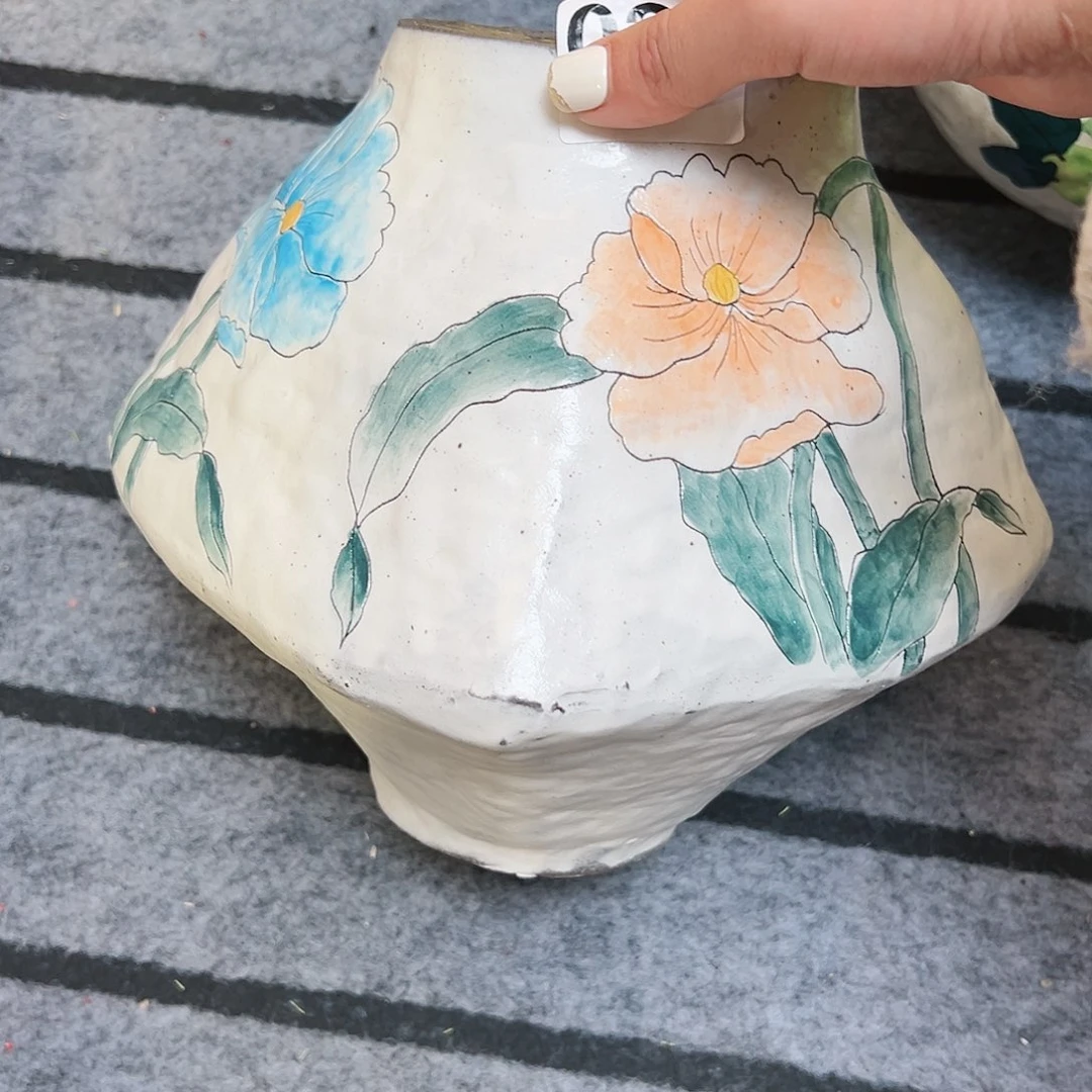 陶瓷?****?我们也在这片小的小星球的路上奔跑