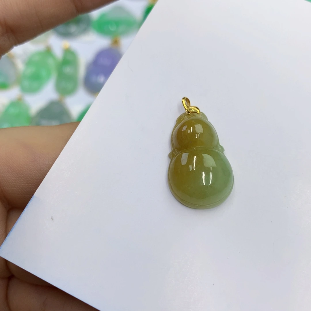 翡翠18K金镶嵌颈饰翡翠