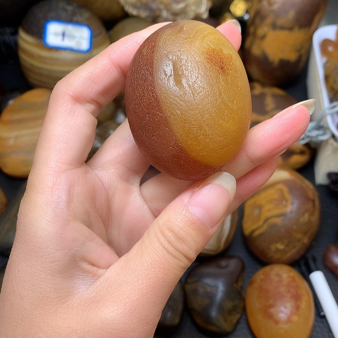 玛瑙原石俏色手把件