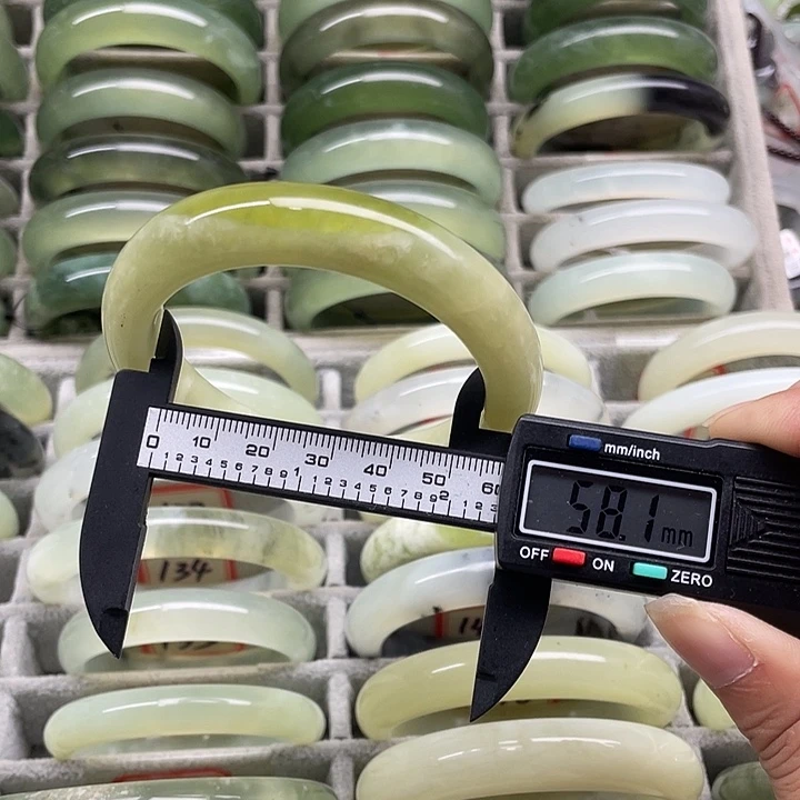 未镶嵌蛇纹石玉手镯138