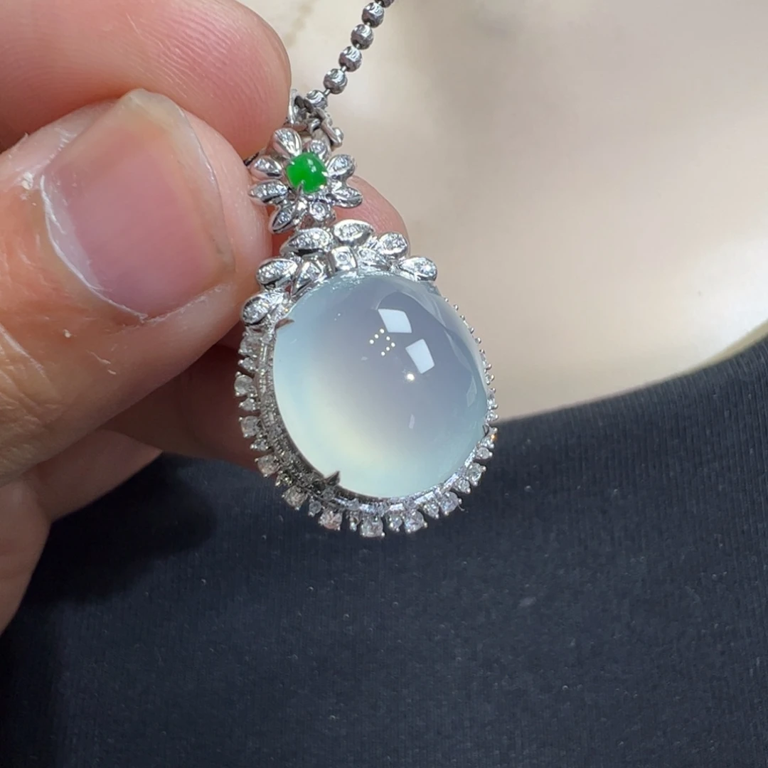 翡翠吊坠(不含链)18K金镶嵌