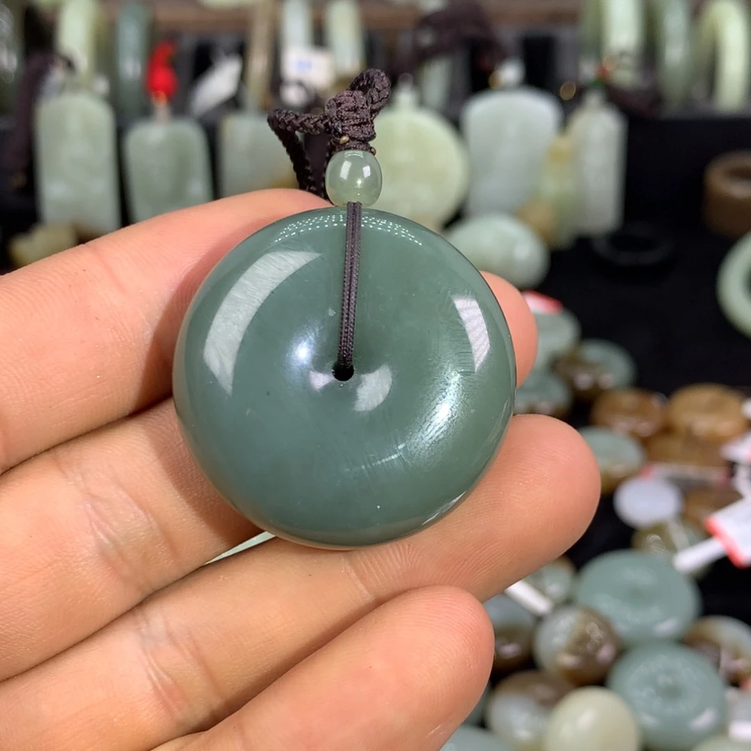 和田玉未镶嵌颈饰人****下