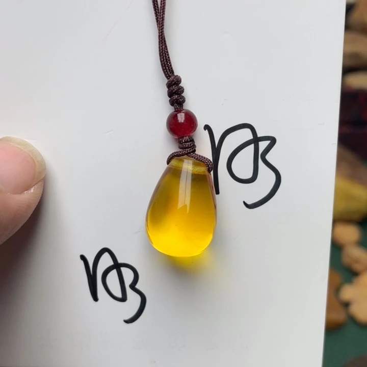 琥珀裸石未镶嵌手机挂