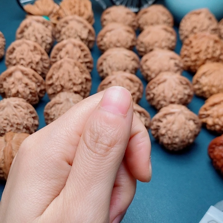 顺***然文玩核桃把件随机小众核桃