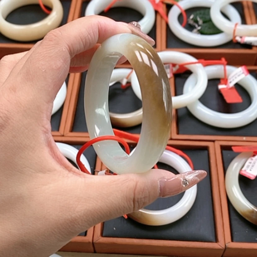 【闪购商品】未镶嵌手镯和田玉