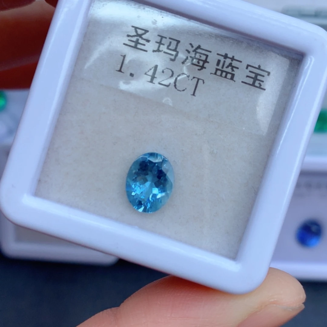 未镶嵌笔搁海蓝宝石1.42克拉裸石