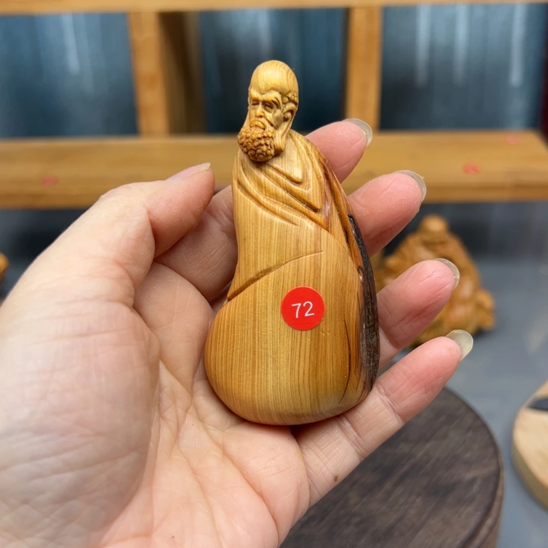 兔***牙木崖柏木摆件手把件