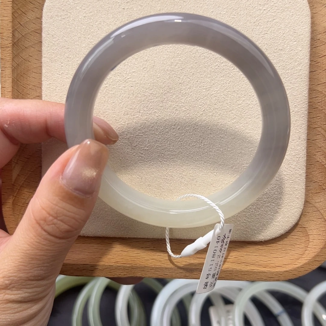 和田玉手镯未镶嵌刘*