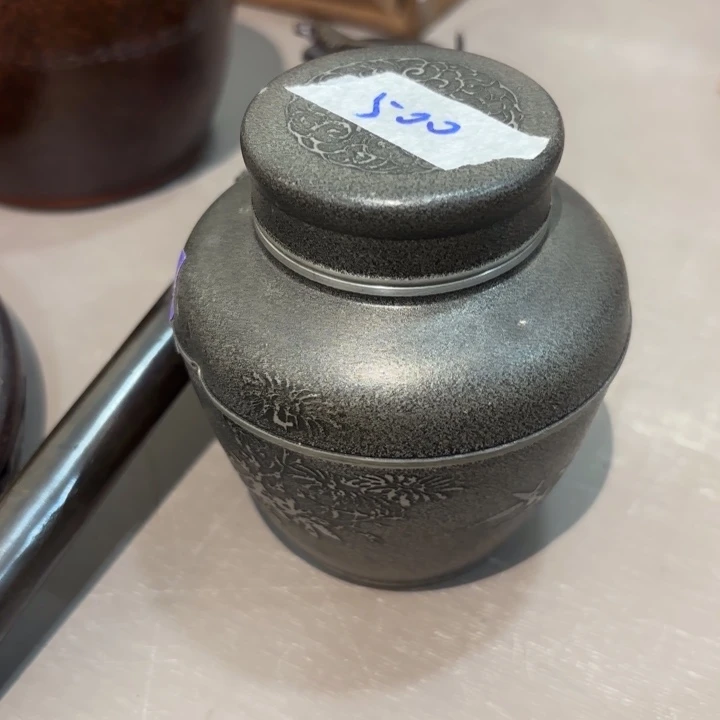 紫砂茶杯风**阻非常美丽漂亮的物品