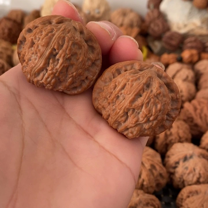 吊坠文玩核桃用****3老树白狮子文玩核桃