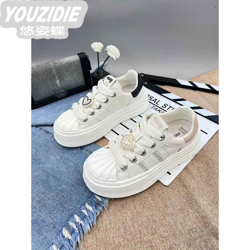 欧货贝壳头运动小白鞋2025春新款圆头系带厚底爱心珍珠休闲板鞋潮