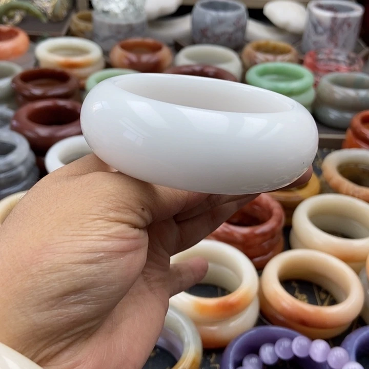 未镶嵌手镯石英岩玉大白