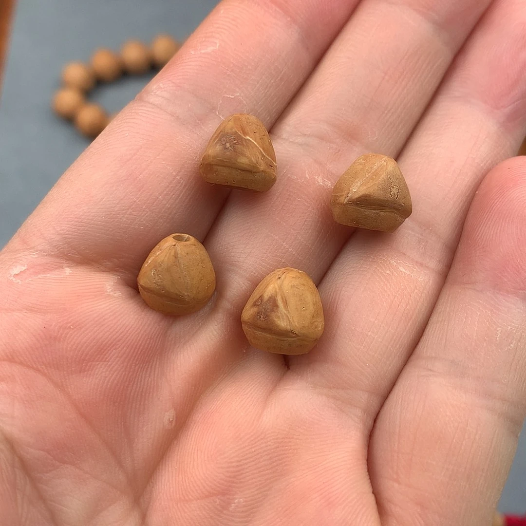 凤眼菩提吊坠微瑕疵，特价龙塔